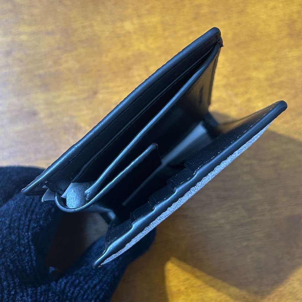 NWT $158 Michael Kors bifold wallet with coin pocket - Picture 12 of 14
